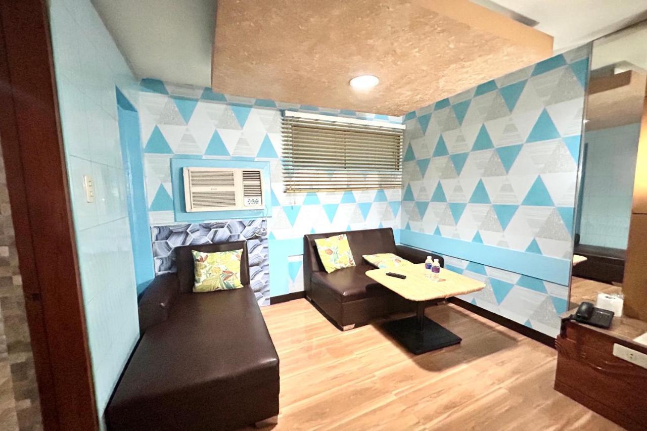 Oyo 971 Liza Lodge Pasay Bagian luar foto